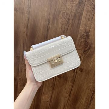 ♦️ CHUẨN LOẠI 1️⃣♦️Túi Chữ C Hàng Xuuuất size mini 18cm(0972-3)